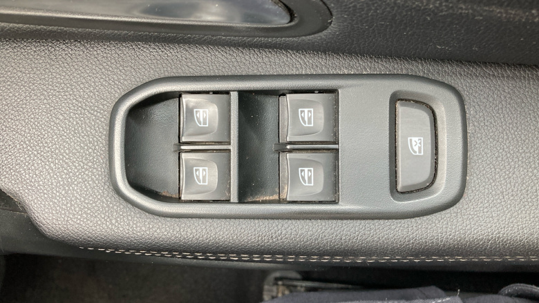 Dacia Duster 1.0 TCe 90 Prestige 5dr [6 Speed] Petrol Estate